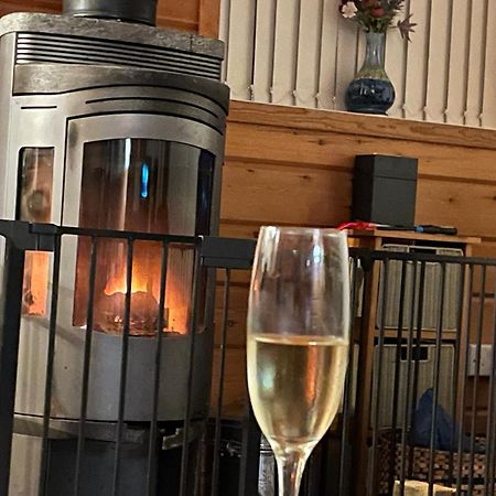 Luxury Peak District Lodge, Hot Tub, Log Burner, Nr Lake Rudyard Exterior foto